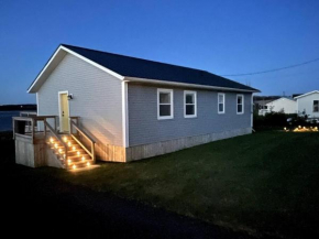 Sou'West Sunshine Cottage with Hot tub and Pool